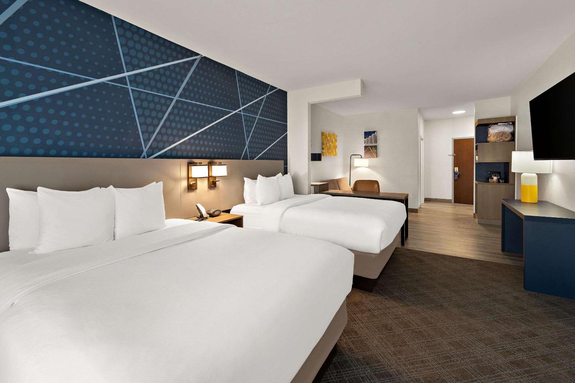 Comfort Suites Columbus East Broad Bagian luar foto