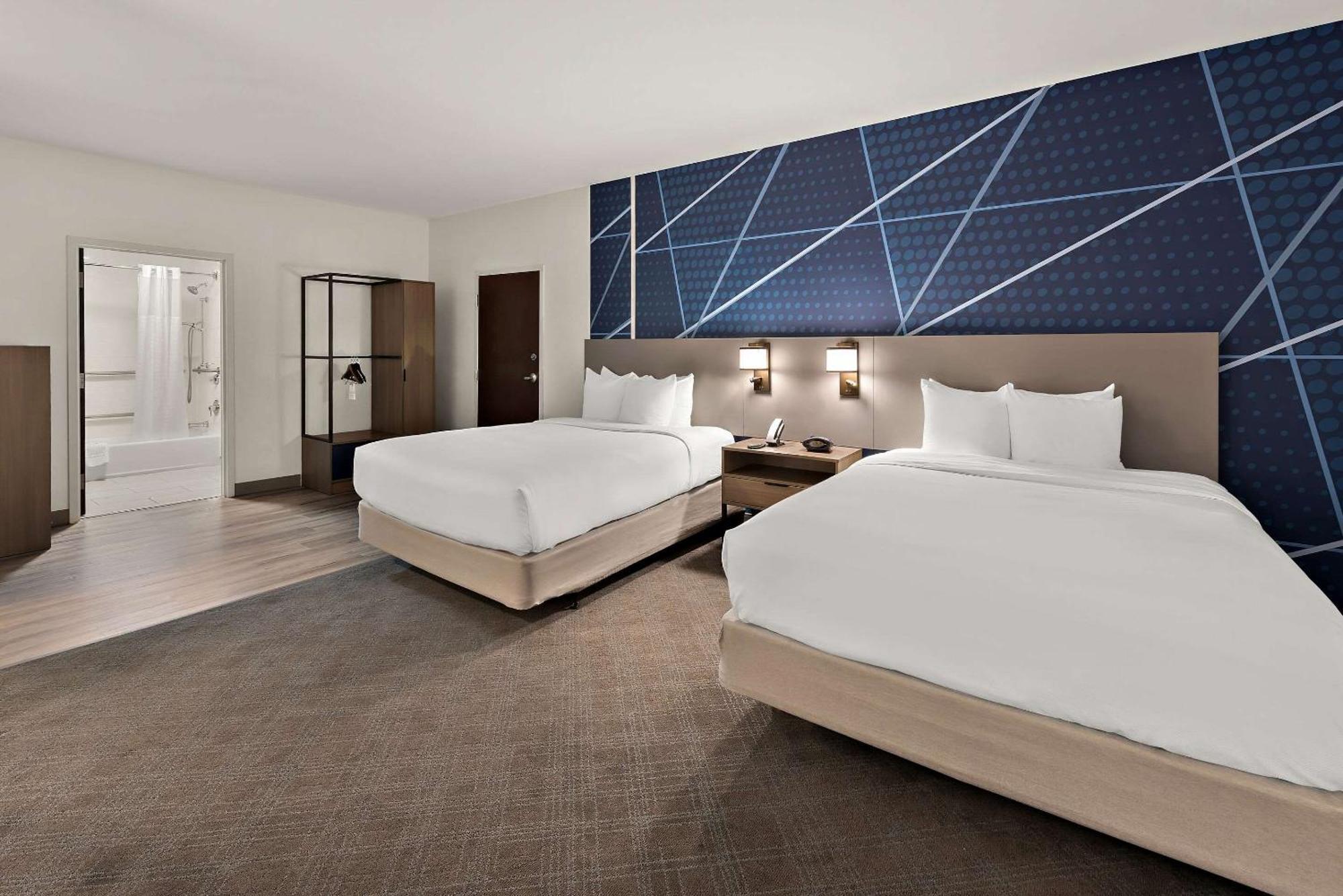Comfort Suites Columbus East Broad Bagian luar foto